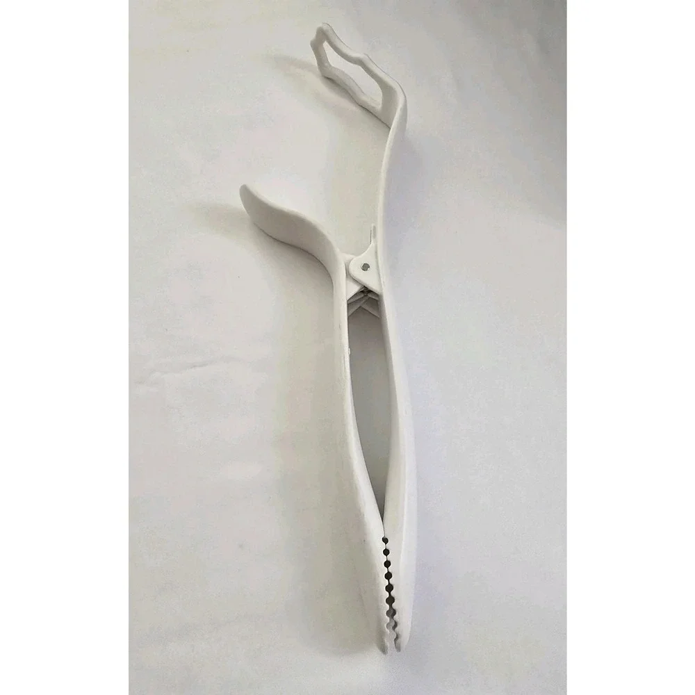 Pampered Chef Kitchen Coating Tray Tongs White From #2605